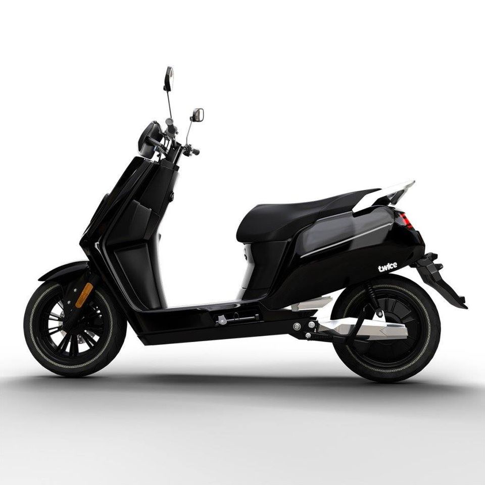 150km Menzilli S5 Elektrikli Motosiklet Özelleştirilebilir Şehir İçi Ulaşım Aracı