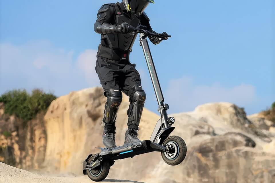 Skuter Tendangan Listrik