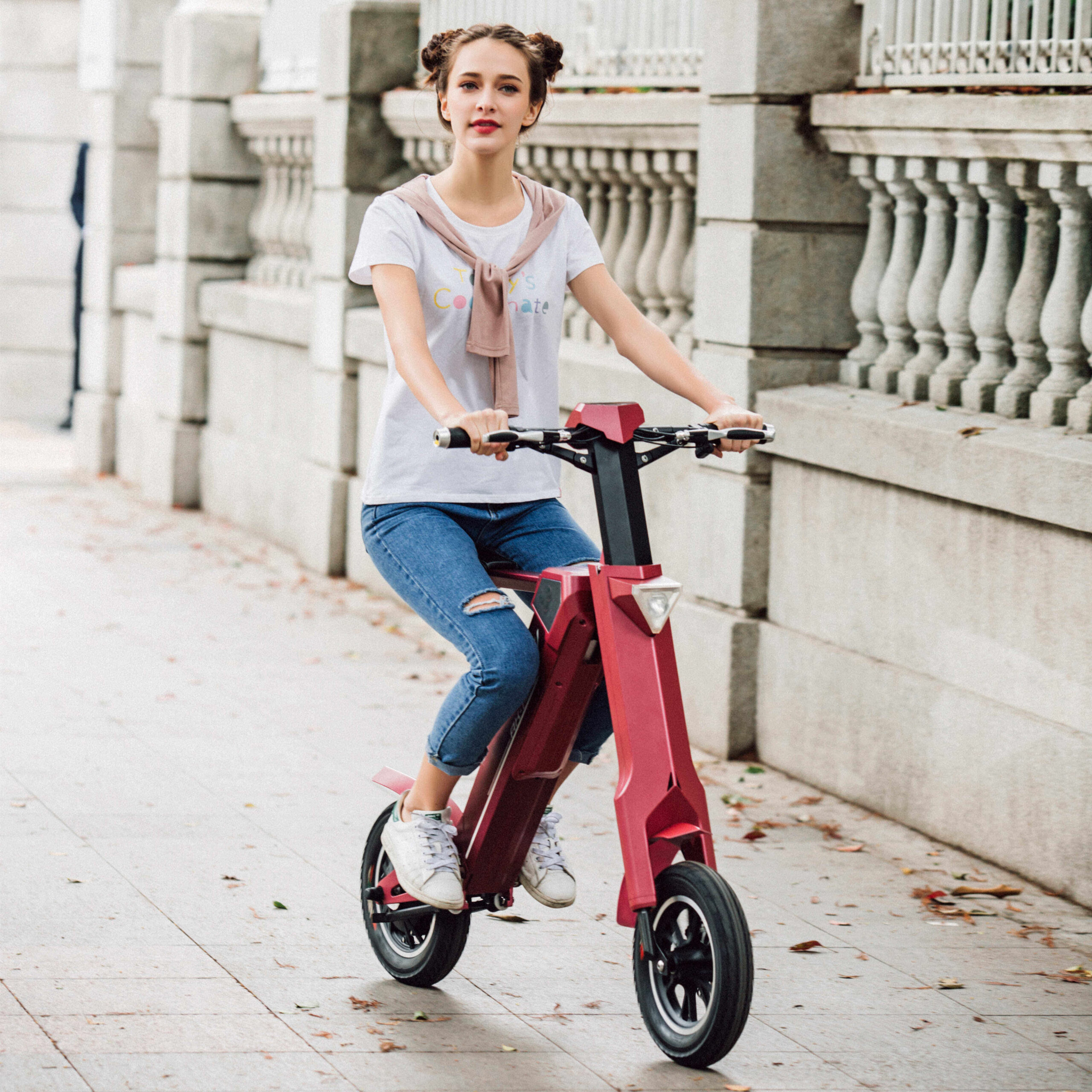 Sammenleggbar elektrisk sparkesykkel