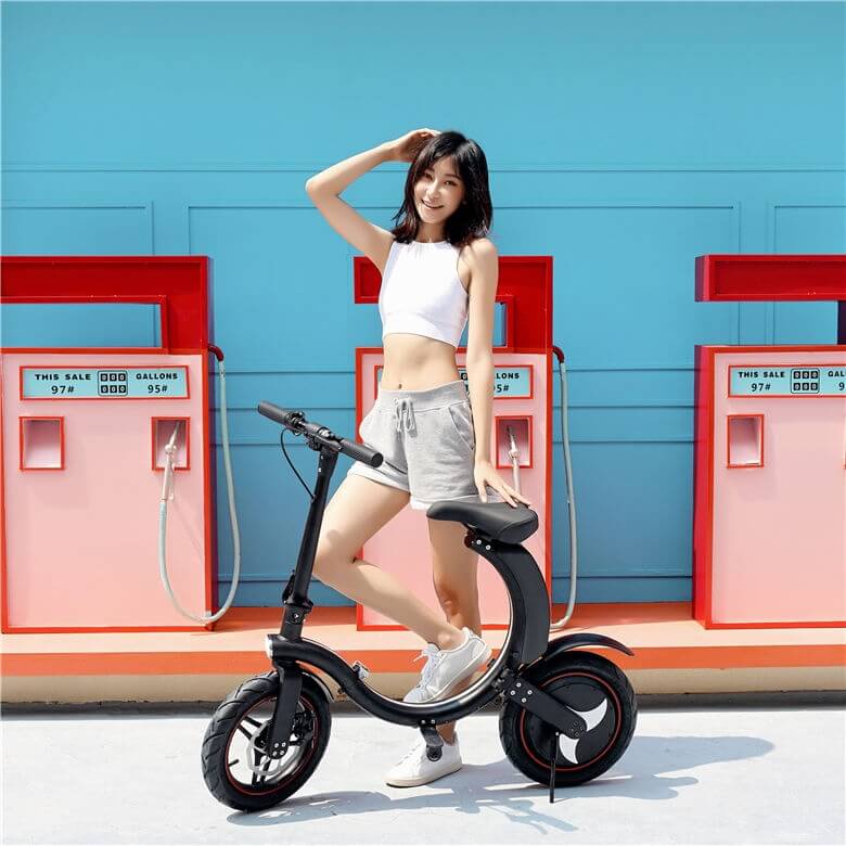 Kokoontaitettava sähköinen skootteri