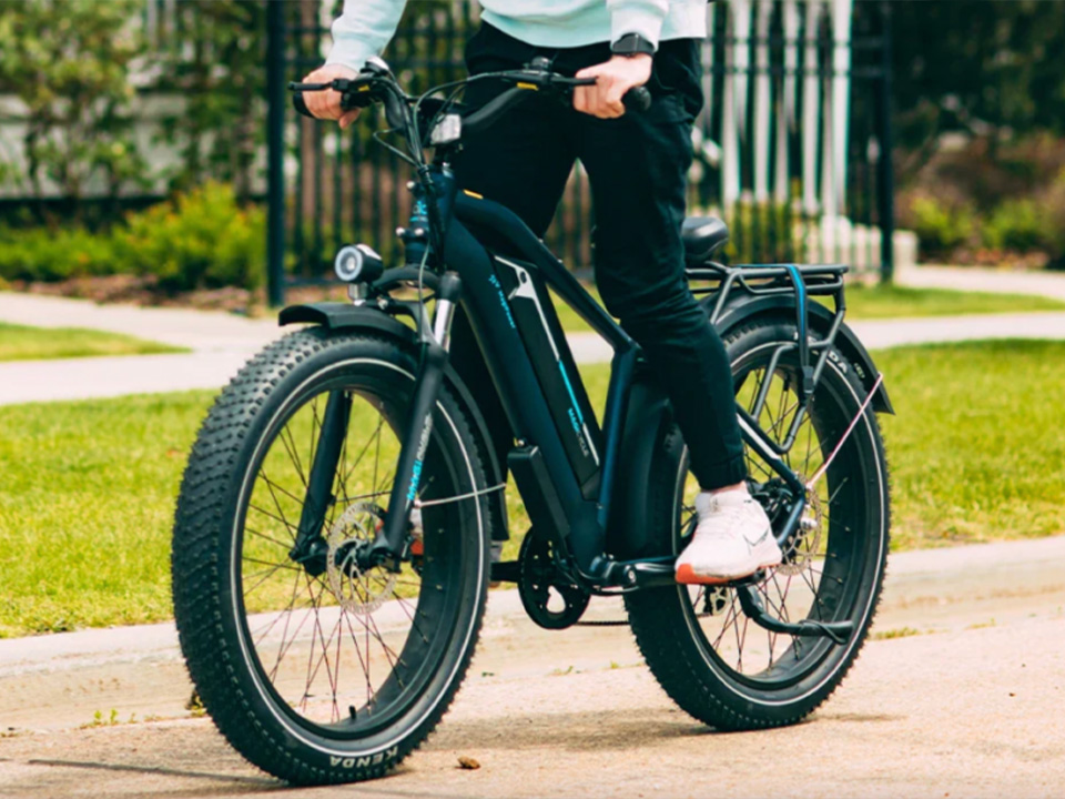 Közös elektromos kerékpár