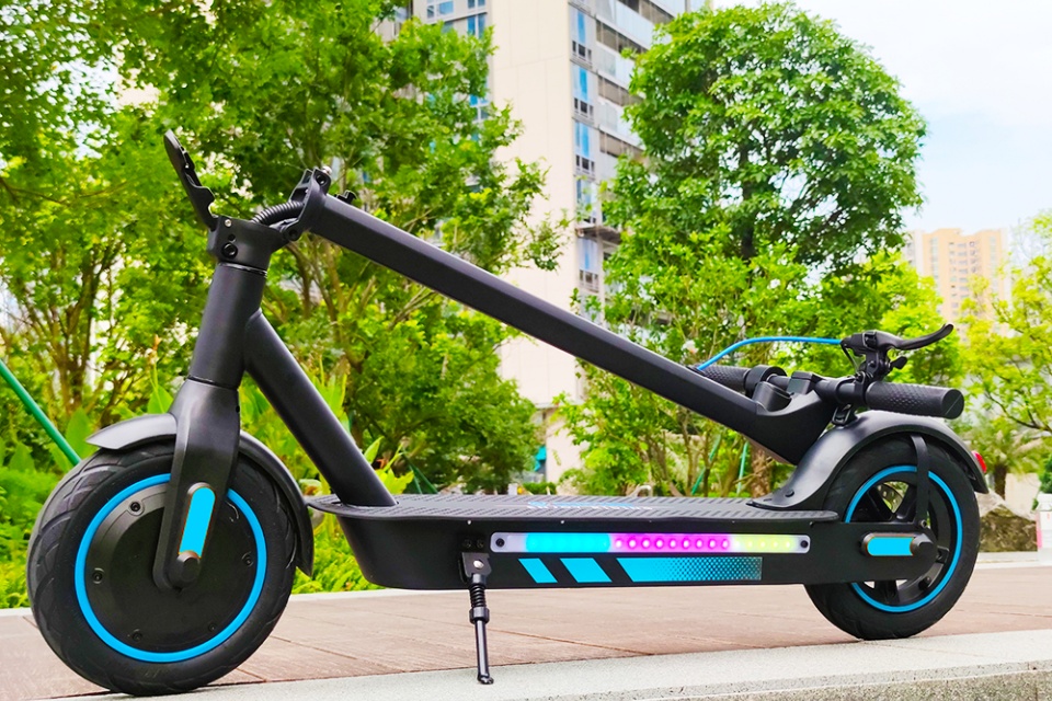 Scooter elettrico pieghevole